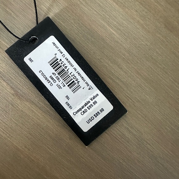 Elegant Gold Bow Bracelet - Picture 5 of 5